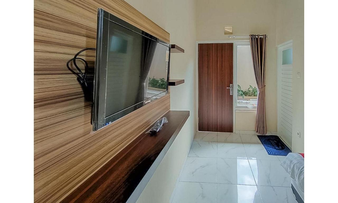 Hotel RedDoorz near BNS Batu Tlekung Zewnętrze zdjęcie